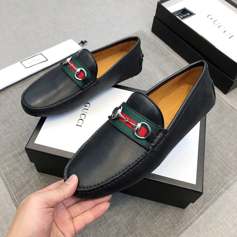 G*u*i leather shoes